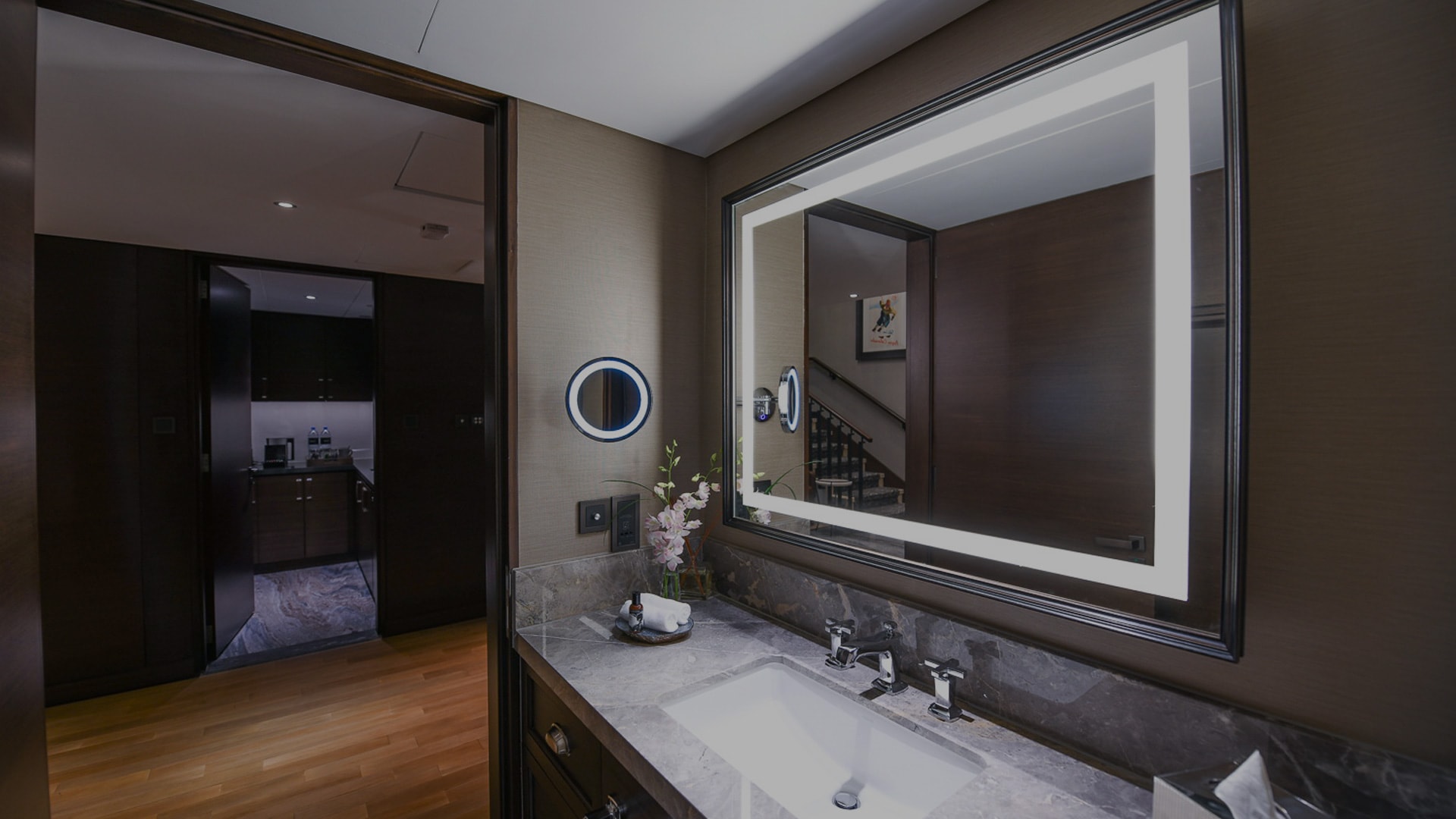 Decorative Wall Mirrors You'll Love In 2022